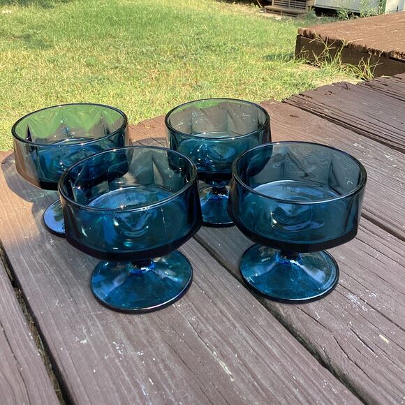 Indiana Glass Colony‎ Nouveau Riviera Blue Footed Coupes Set of 4, 1970s - Picture 3 of 5